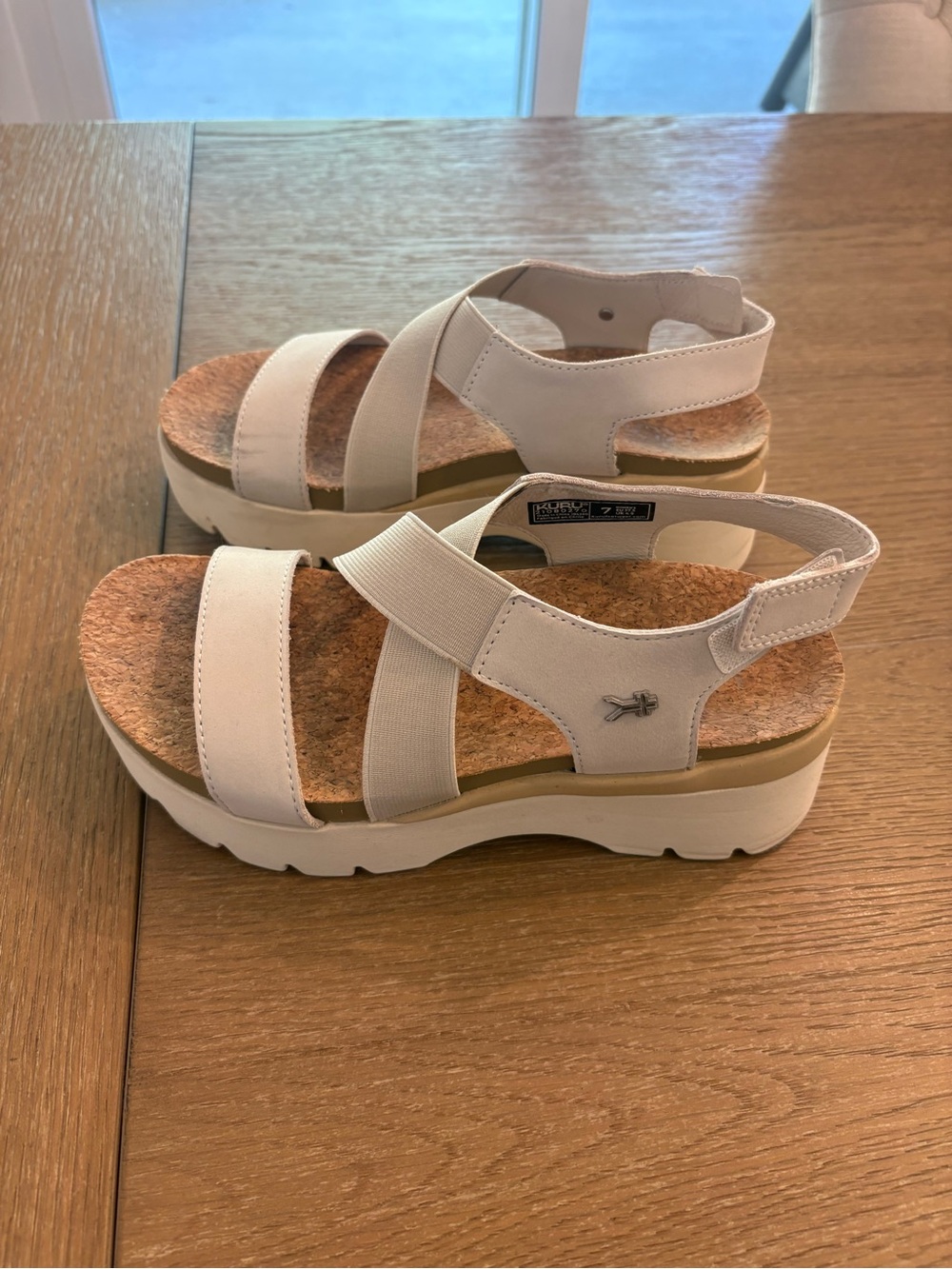 Kuru cream Women’s White Platform Cork Sandals size 7